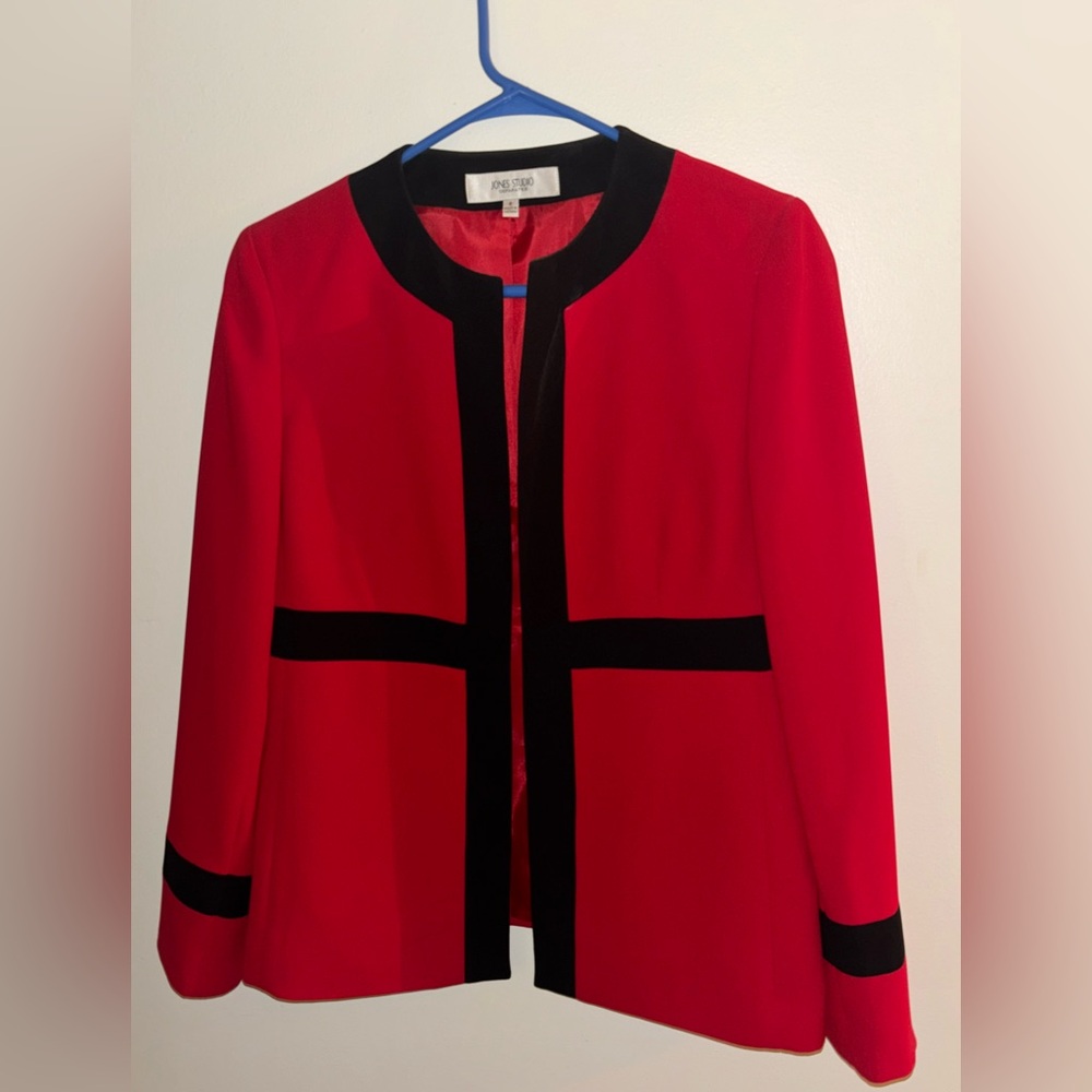 Red suit jacket size 8 Jones Studio Separates
